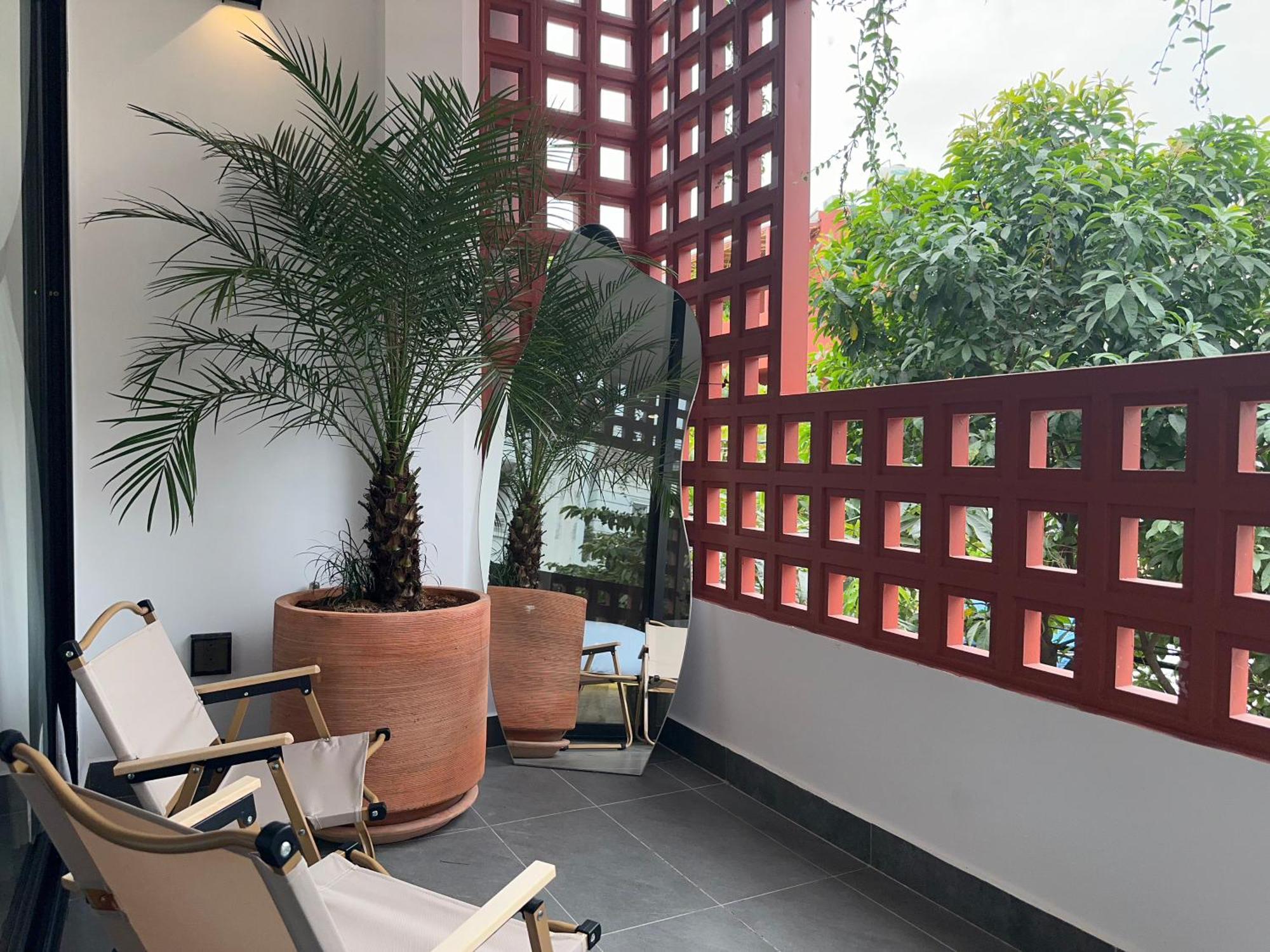 Kin Wander Tan Phong, The Moonage Aparthotel